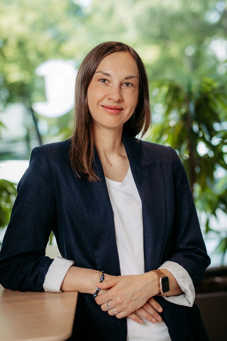 Frau Mag. Claudia Aichholzer