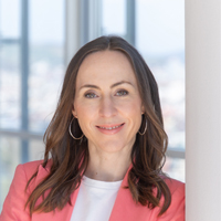 Frau Kathrin Donhauser